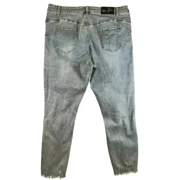 Chic‎ Denim NWT Asha High Rise ankle grazer Distressed Jeans 18 - Picture 3 of 6